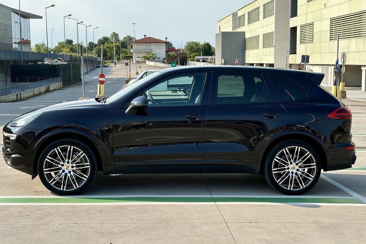 PORSCHE Cayenne 3.0 Diesel Platinum Edition