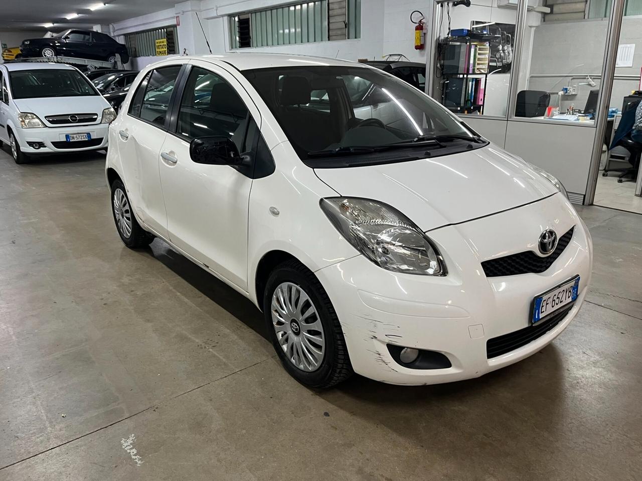Toyota Yaris 1.3 5 porte
