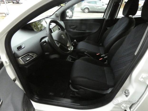 LANCIA Ypsilon 1.0 FireFly 5 porte S&S Hybrid Ec