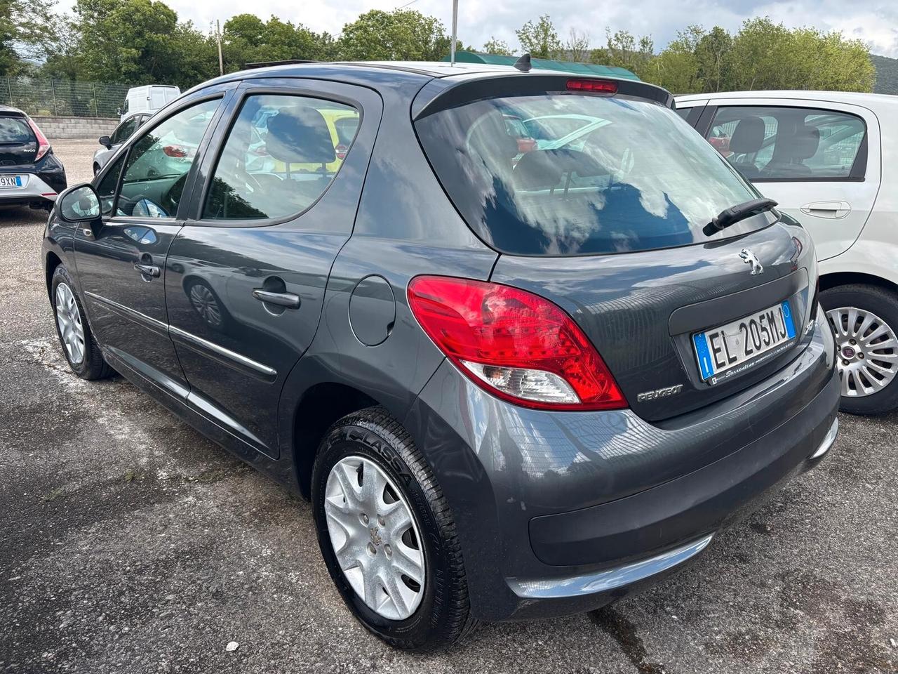 Peugeot 207 1.4 HDi 70CV 5 porte - 2012