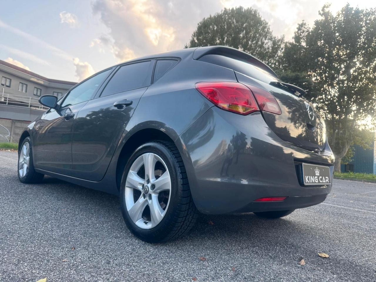 Opel Astra 1.4 100CV 5 porte Cosmo