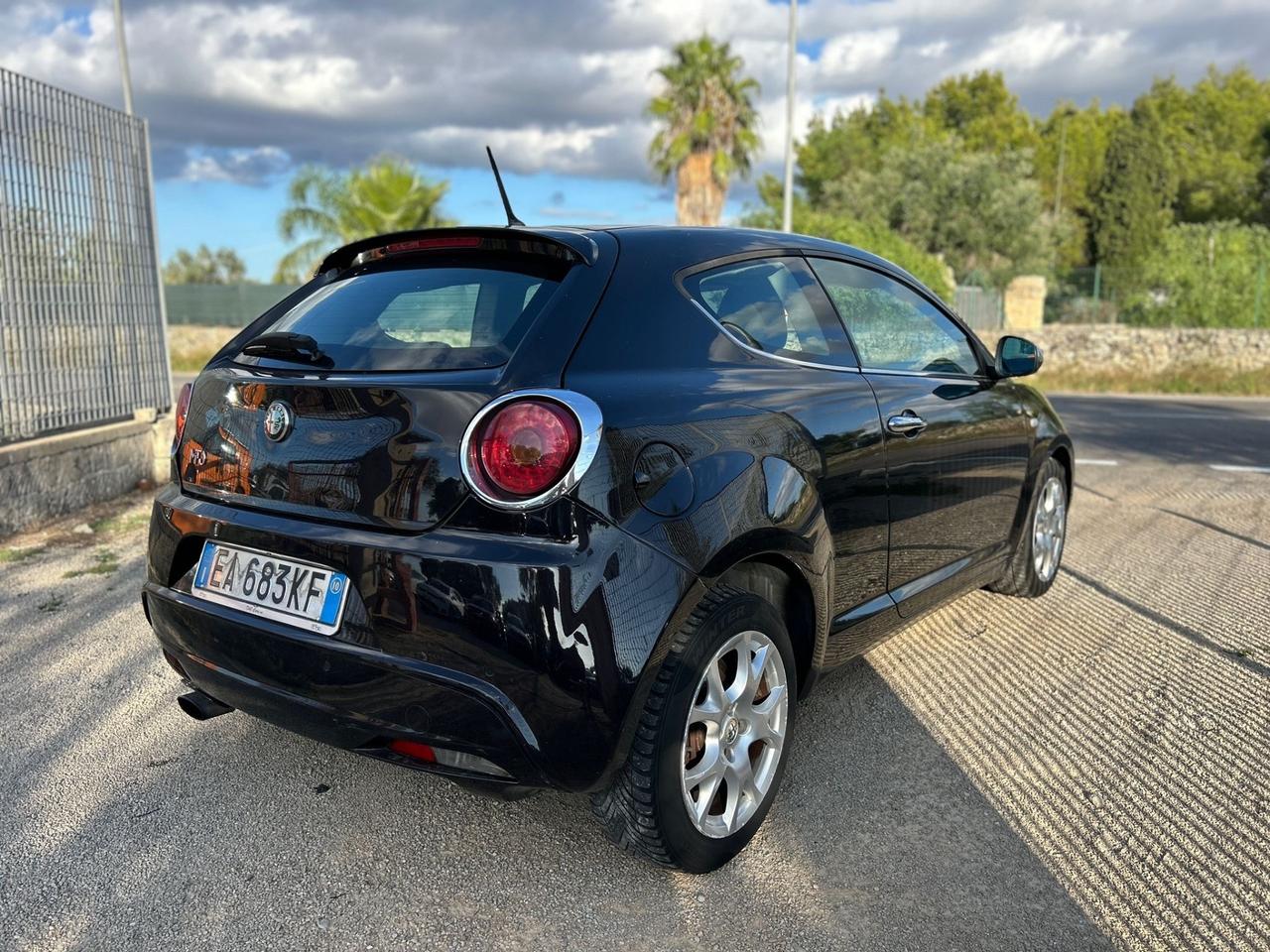 Alfa Romeo MiTo Distinctive-2010