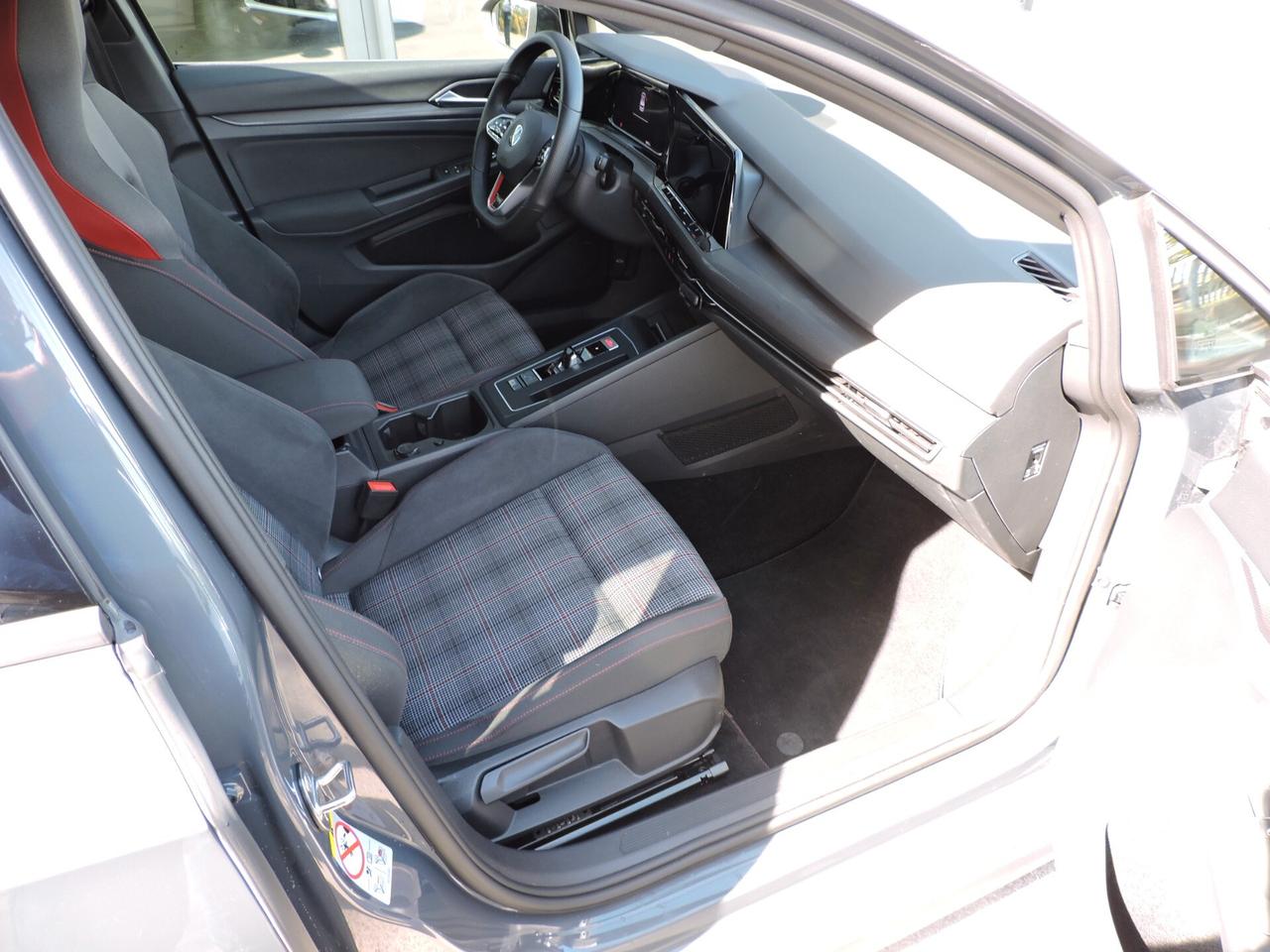 Volkswagen Golf GTI 2.0 TSI DSG