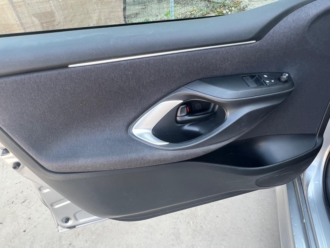 Toyota Yaris 1.5 Hybrid 5 porte Business FINANZIABILE