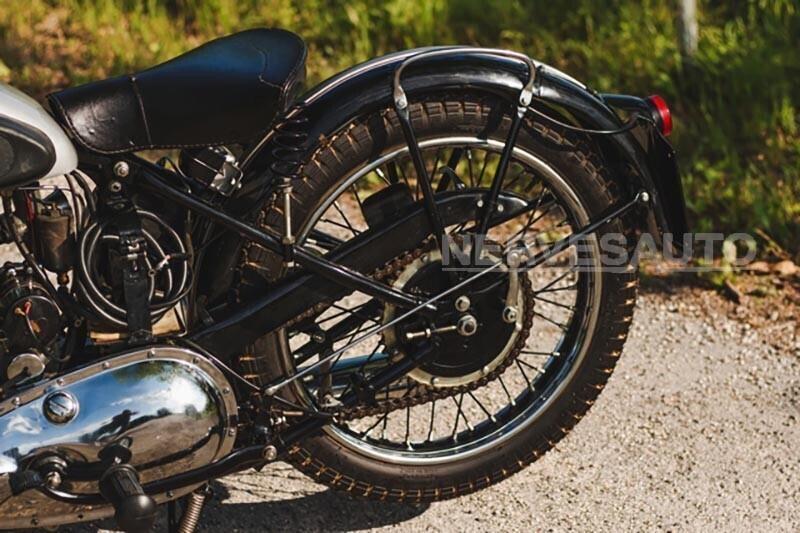 Moto Triumph 350 - anni 50