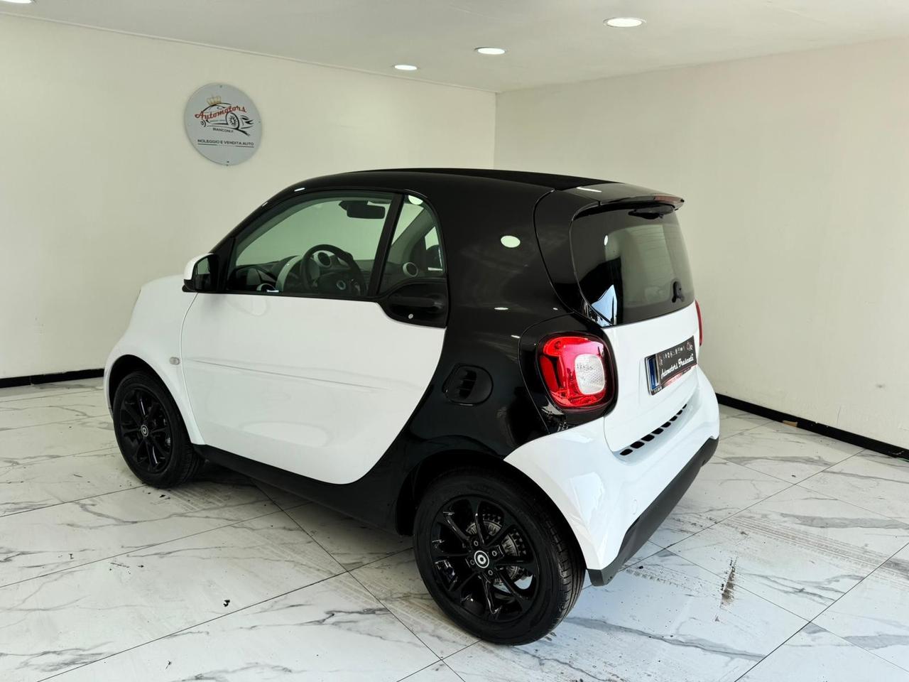 Smart ForTwo 70 1.0-AUTOM-NO VIMCOLO FINANZIAMENTO-2017