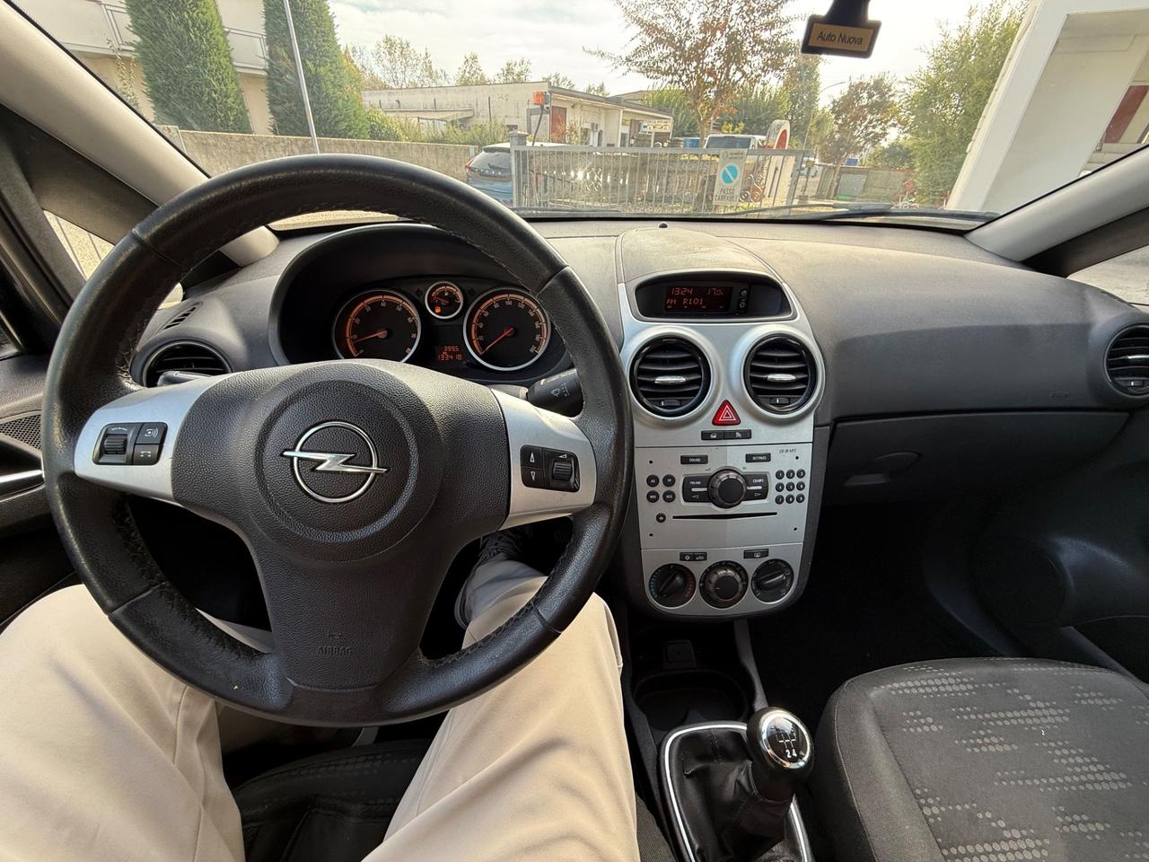 Opel Corsa 1.2 BENZINA POCHI KM 2011 NEOPATENTATI
