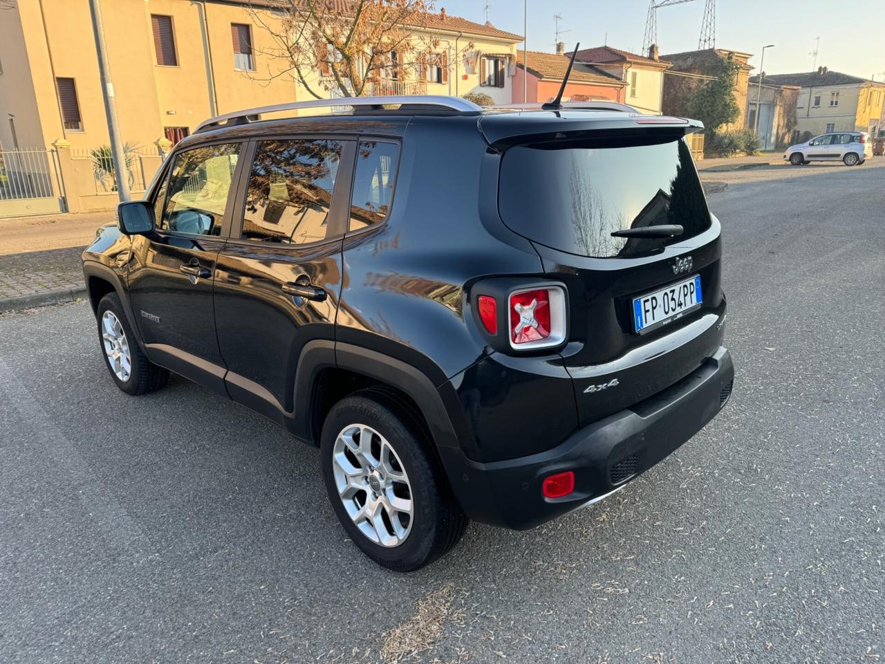 Jeep Renegade 2.0 Mjt 140CV 4WD Limited Keyless + Navigatore