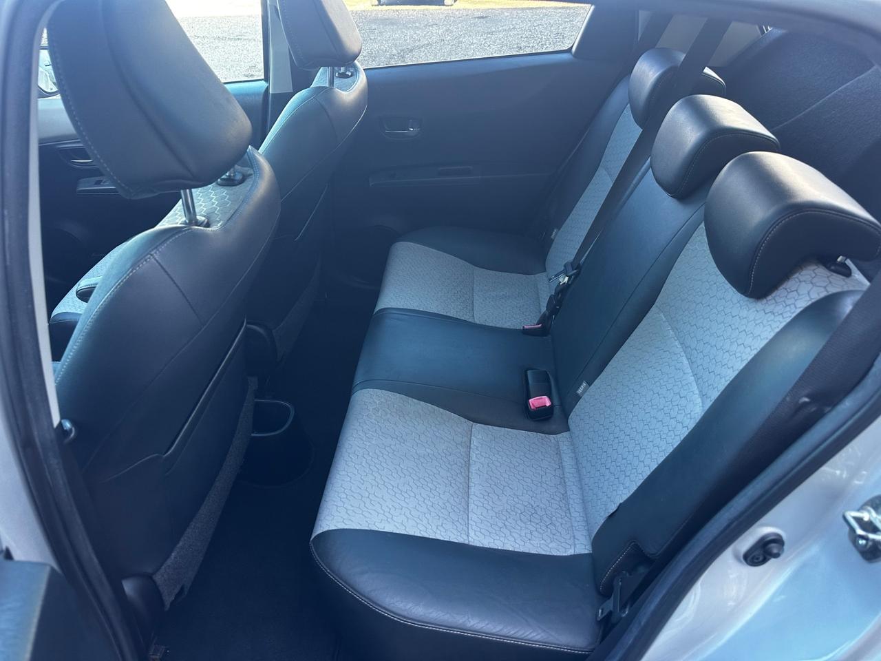 Toyota Yaris 1.4 D-4D 90cv 5p Lounge MY 2013