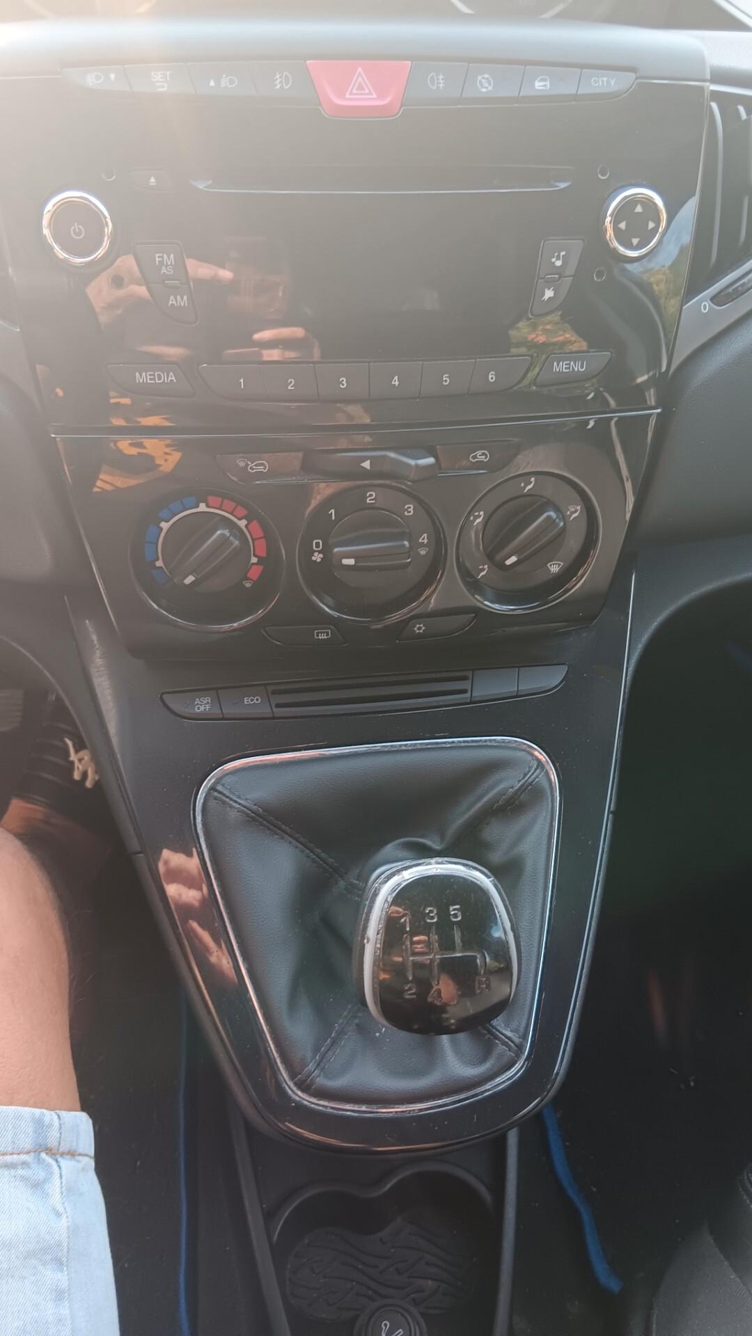 Lancia Ypsilon 0.9 TwinAir 85 CV 5 porte S&S Platinum