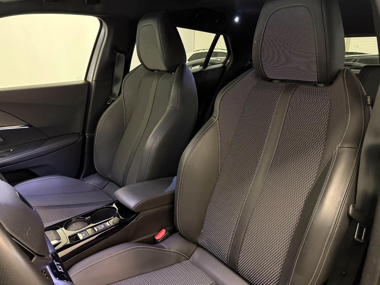 Peugeot 2008 1.2 puretech 131 Cv GT LINE EAT8