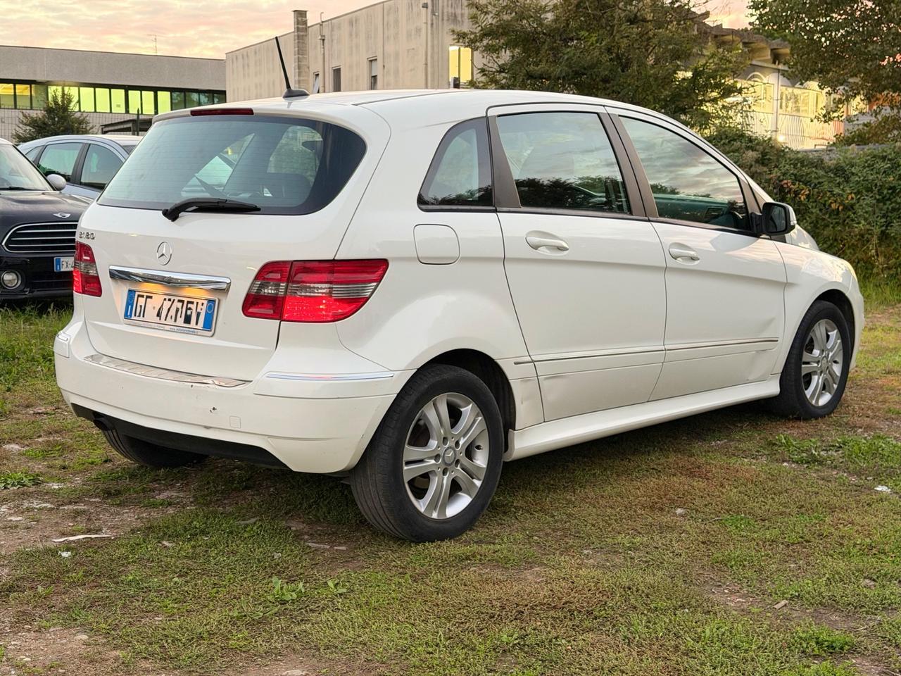 Mercedes-benz B 180 BlueEFFICIENCY Premium 2011