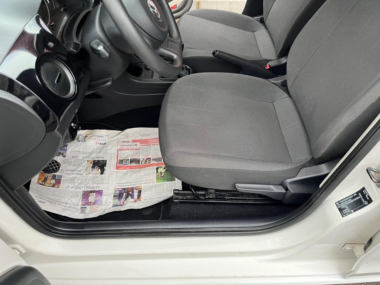 VOLKSWAGEN UP 1000 A METANO FULL OPTIONAL