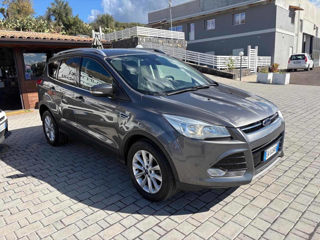 Ford Kuga 2.0 TDCI 140 CV 4WD Titanium