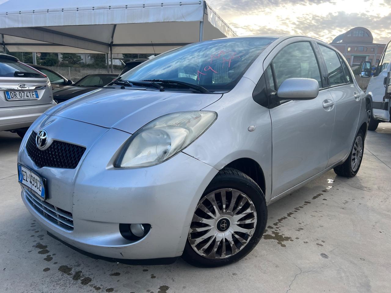 Toyota Yaris 1.3 5 porte Sol