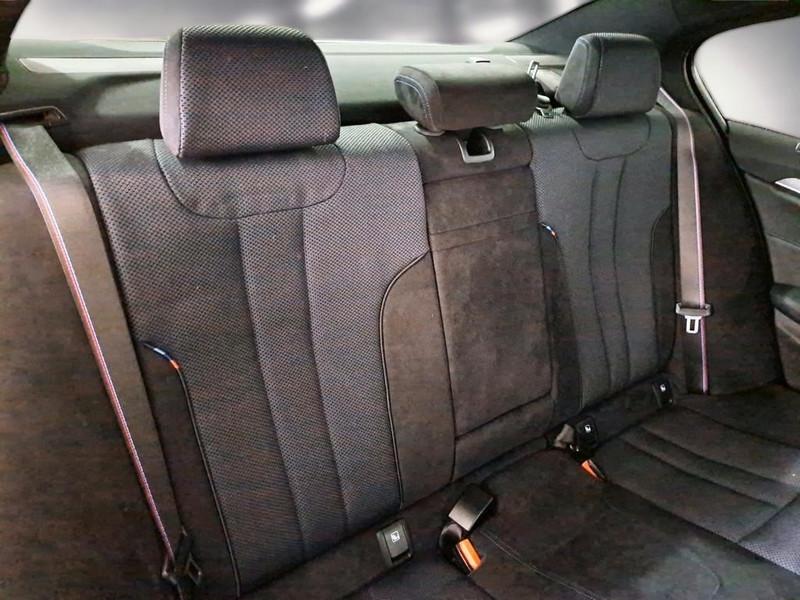 BMW 520 AUT M SPORT MH48V 4 PORTE BERLINA