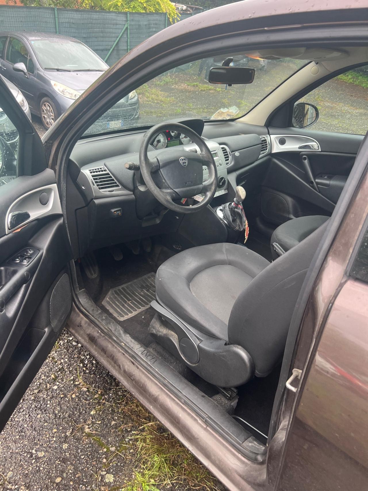Lancia Ypsilon 1.2 69 CV 5 porte S&S Gold