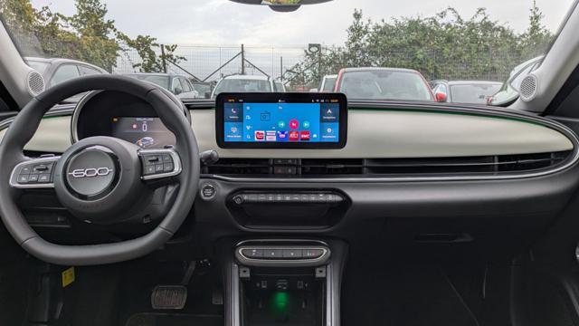 FIAT 600 HYBRID LA PRIMA DCT6 1.2cc 100cv SAFETYPACK