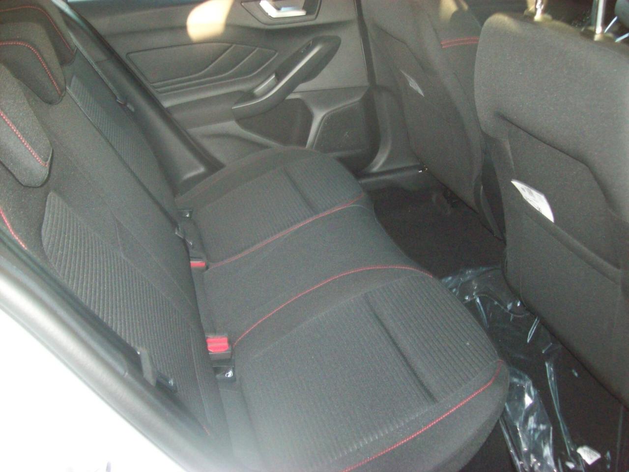 Ford Focus 1.0 EcoBoost Hybrid 125 CV 5p. ST-Line