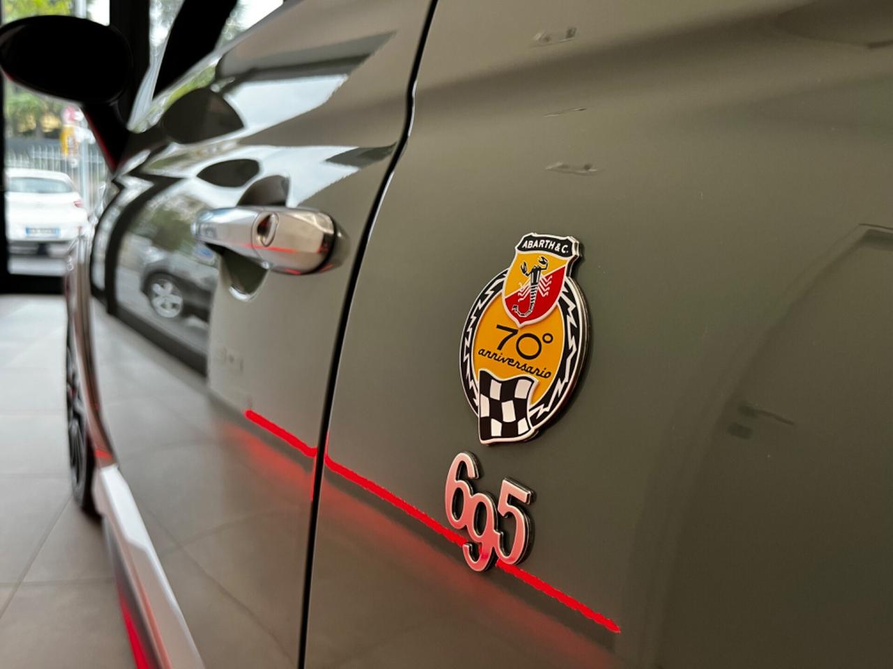 Abarth 695 70° anniversario (1949 esemplari)