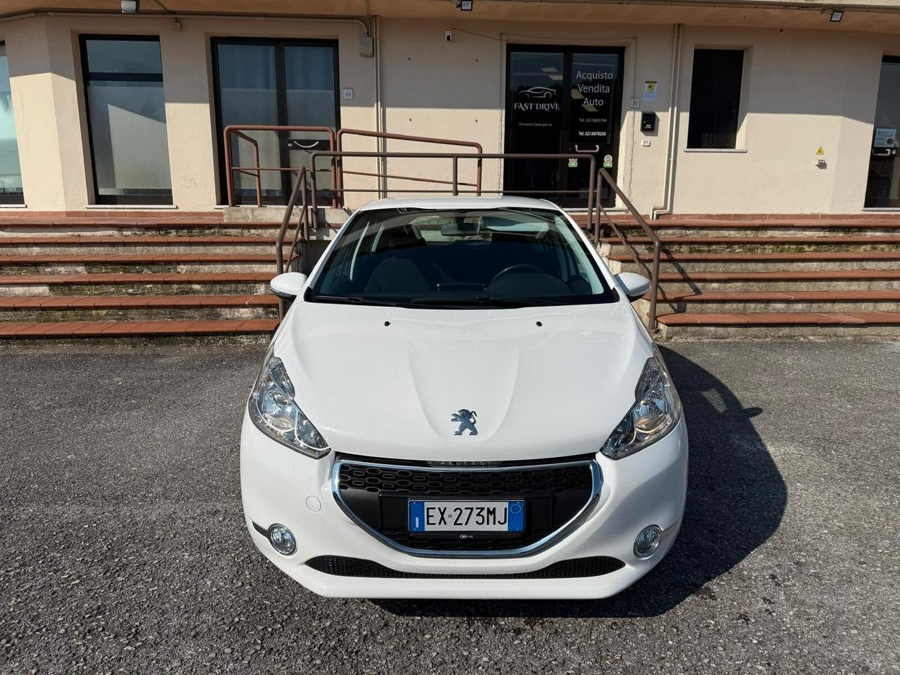 Peugeot 208 1.4 HDi 68 CV 5 porte Allure
