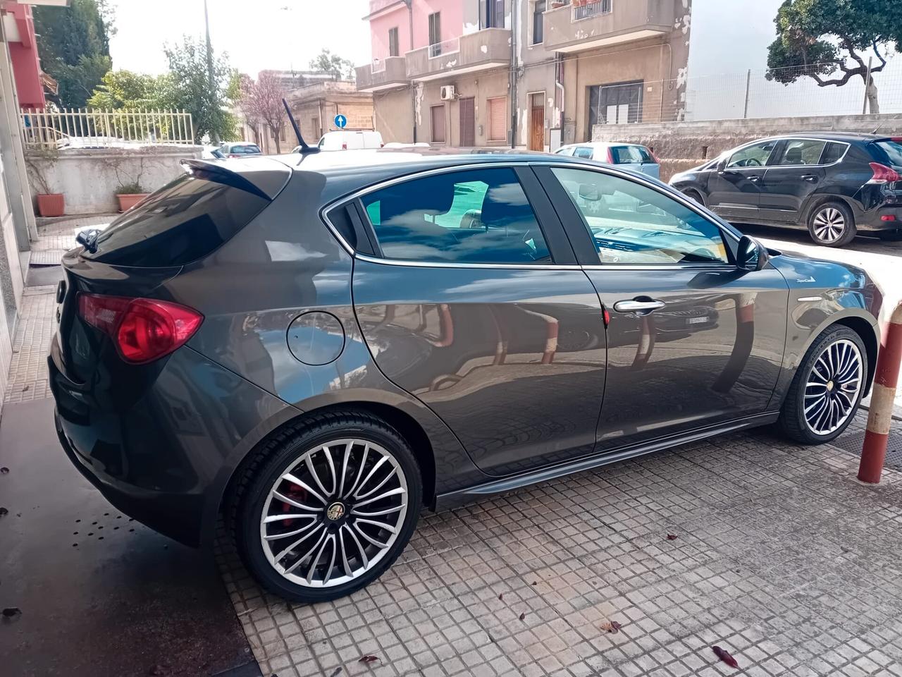 Alfa Romeo Giulietta 1.6 JTDm-2 105 CV Distinctive