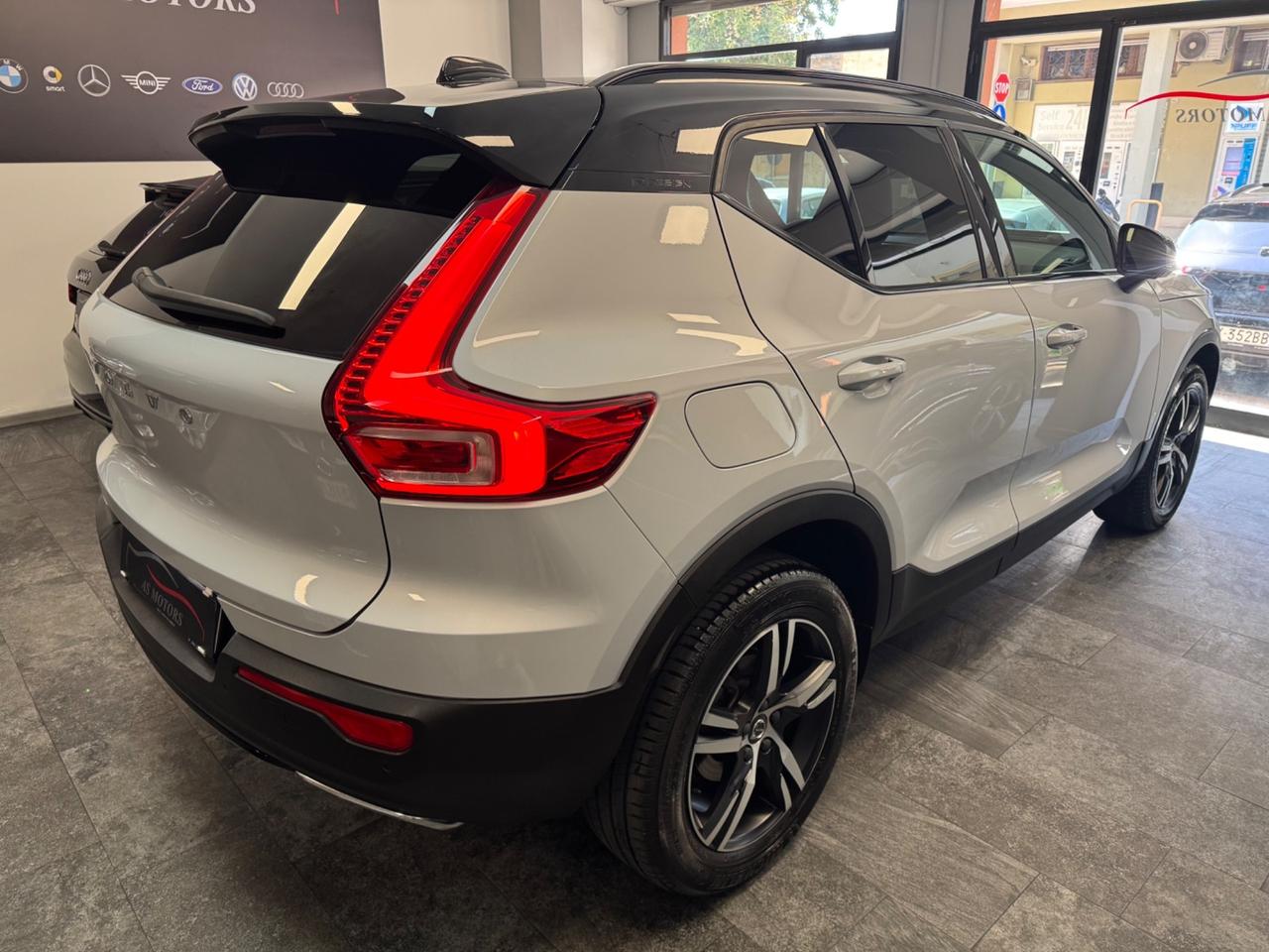 Volvo XC40 D3 2.0 150 Cv R-design Finanziabile