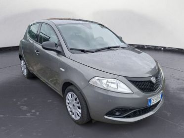 Lancia Ypsilon 1.0 FireFly 5 porte S&S Hybrid Silver