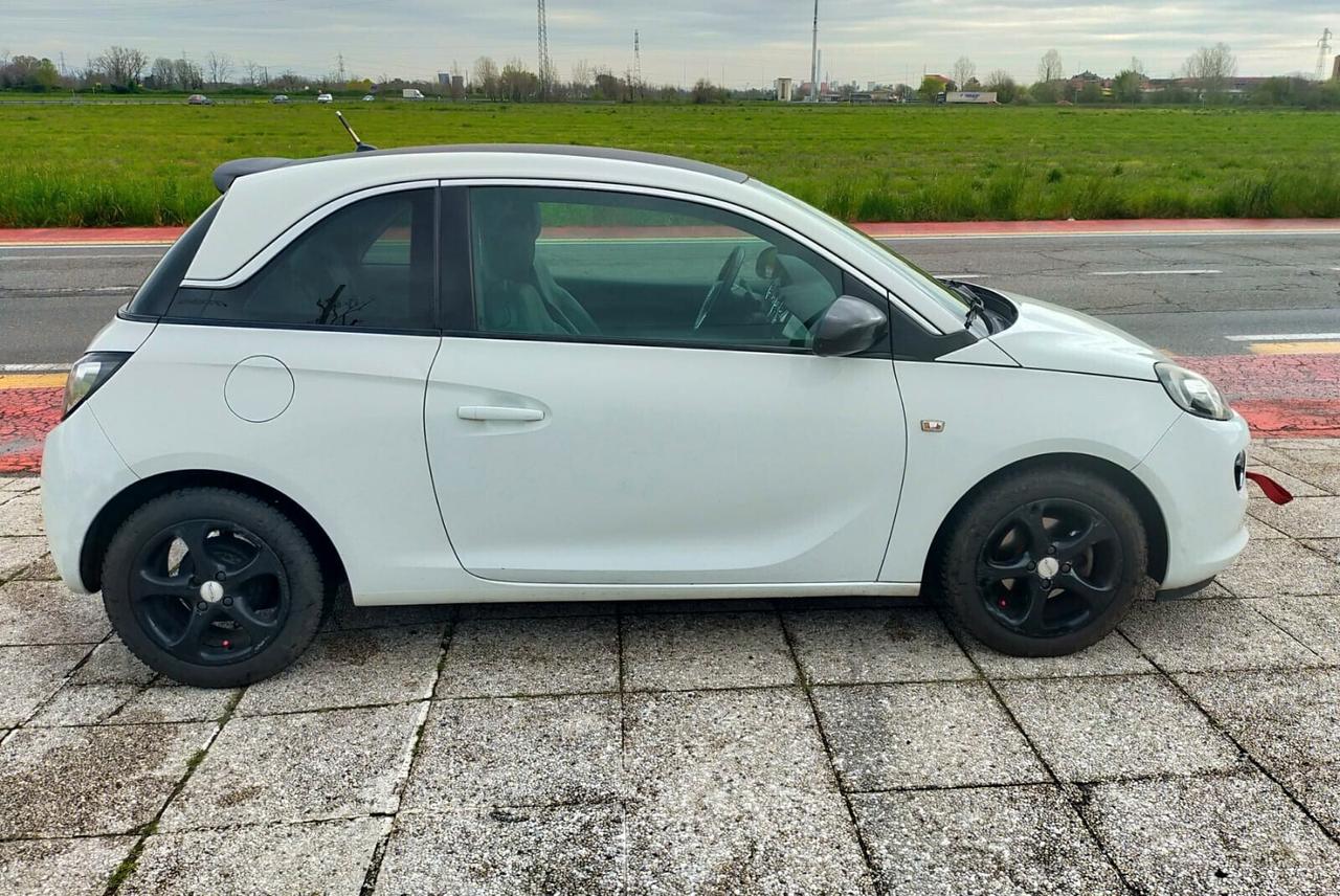 Opel Adam 1.2 70 CV bicolor