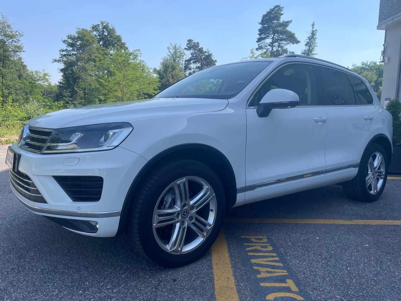 Volkswagen Touareg 3.0 TDI 262 CV *pelle*Automatik*Tetto*Pelle
