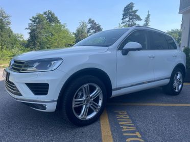 Volkswagen Touareg 3.0 TDI 262 CV *pelle*Automatik*Tetto*Pelle