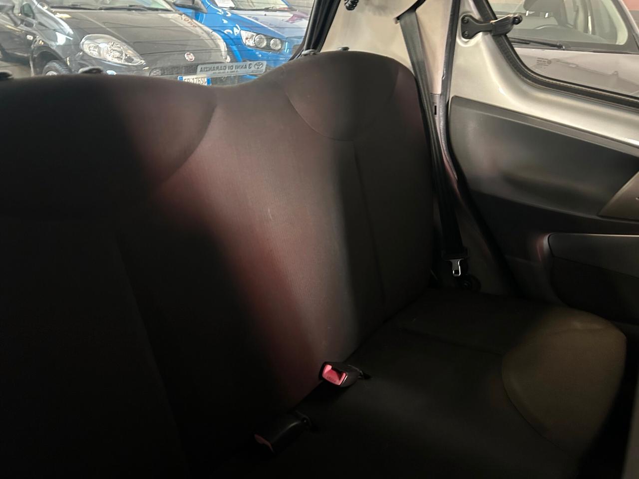 Toyota Aygo 1.0 12V VVT-i 5 porte Sol