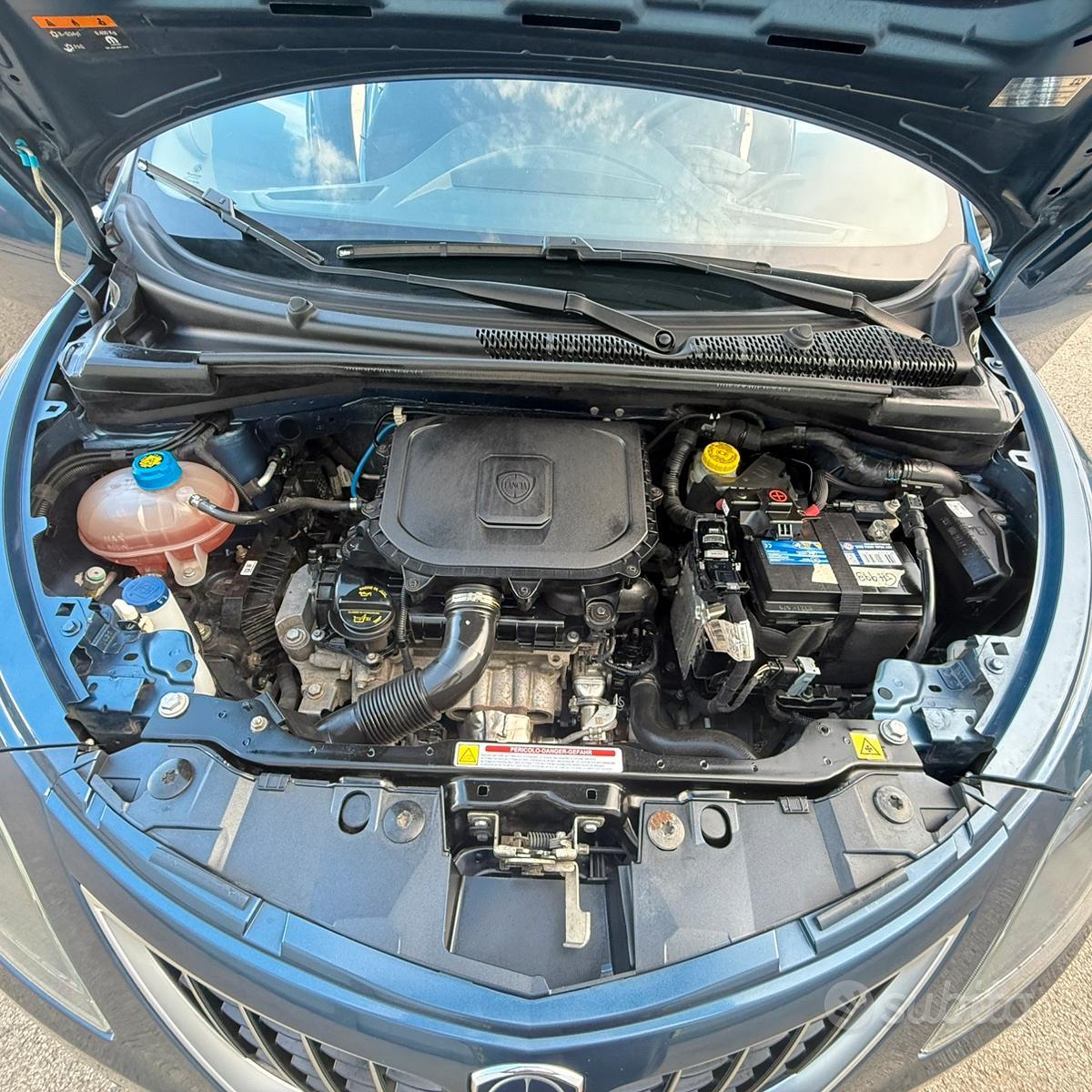 Lancia Ypsilon 1.0 Hybrid FireFly 5 porte