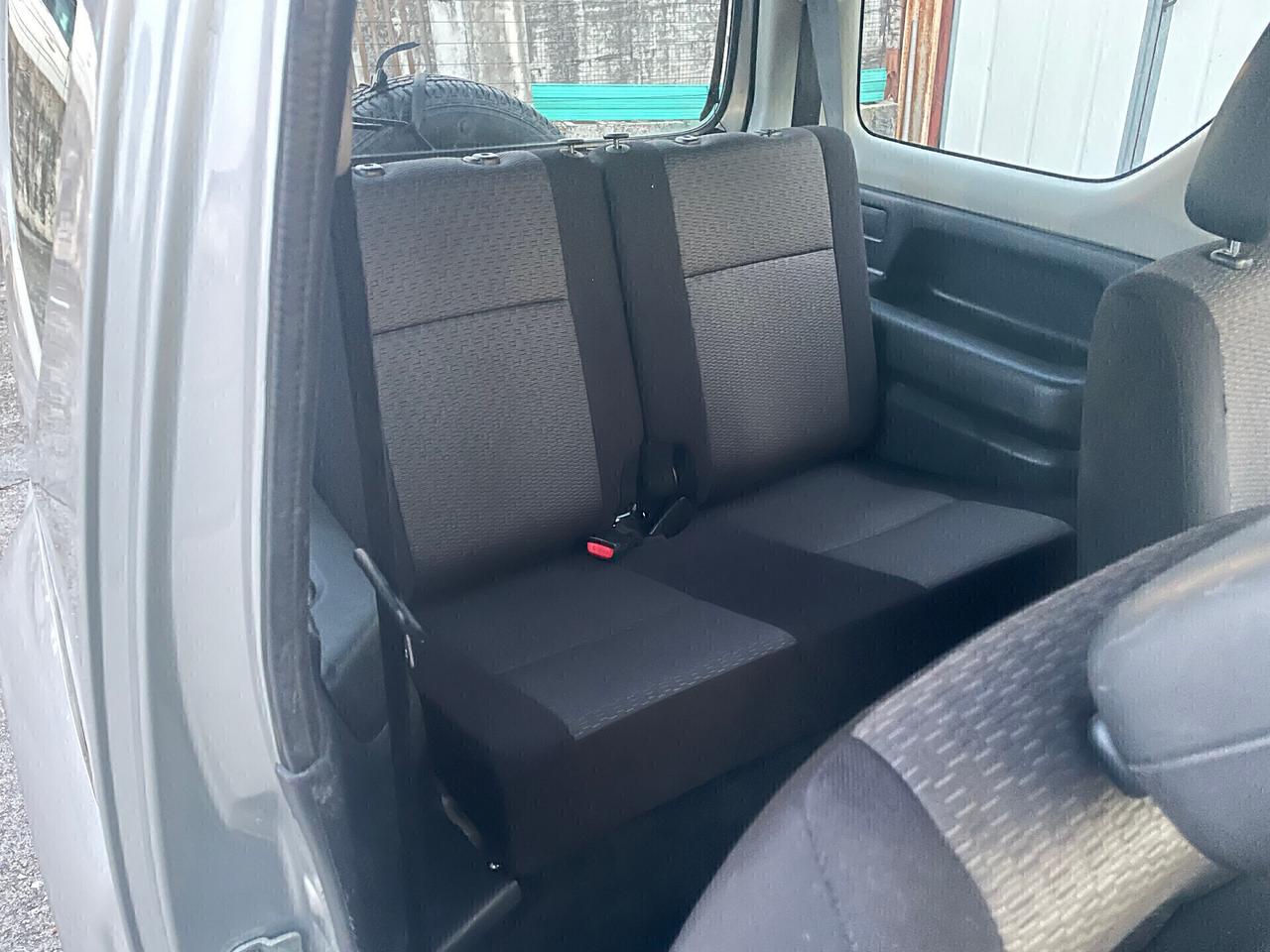 Suzuki Jimny 1.5 DDiS cat 4WD GANCIO TRAINO TAGLIANDATA 4 GOMME NUOVE