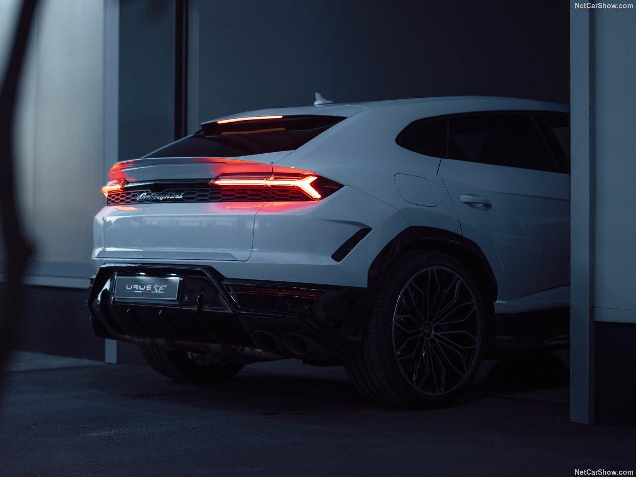 Lamborghini Urus 4.0 SE