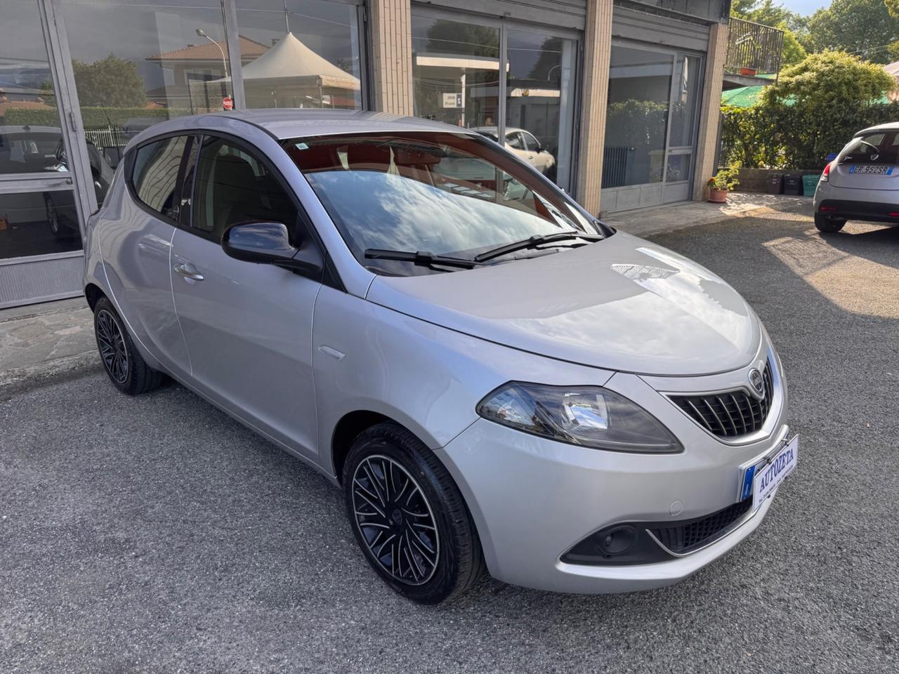 Lancia Ypsilon 1.0 Hybrid Gold