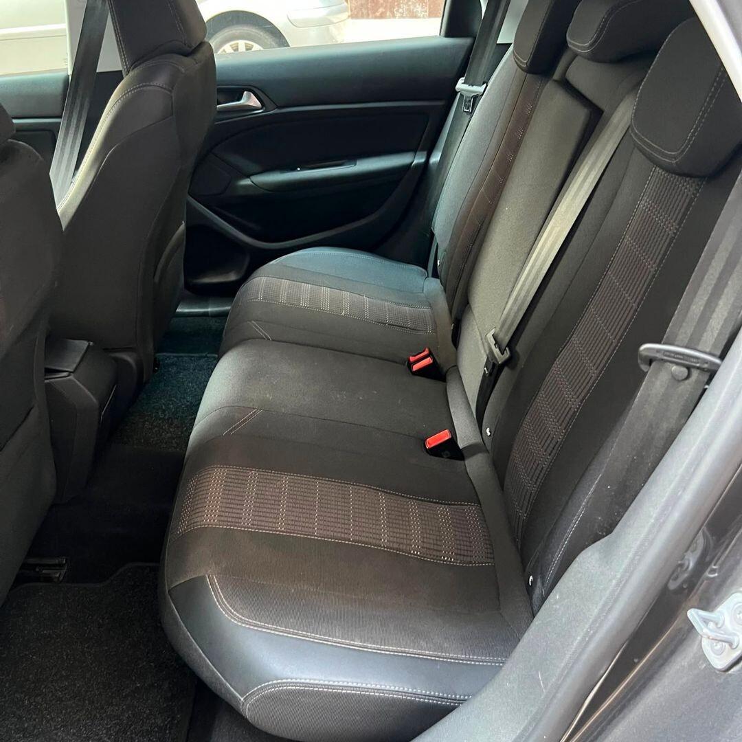 Peugeot 308 BlueHDi - 131CV