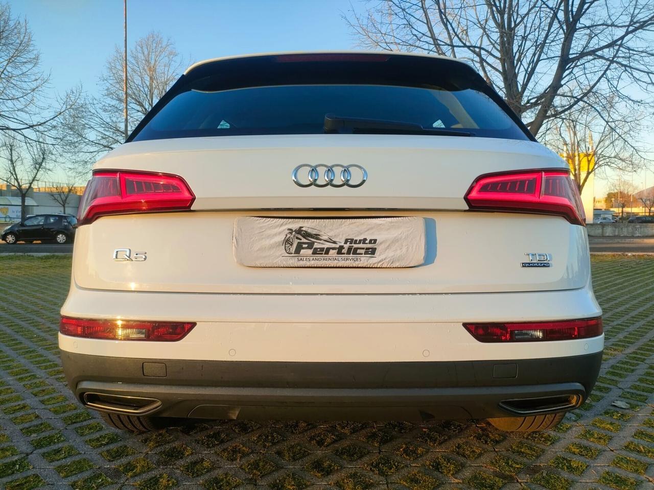 Audi Q5 2.0 TDI quattro S tronic Business