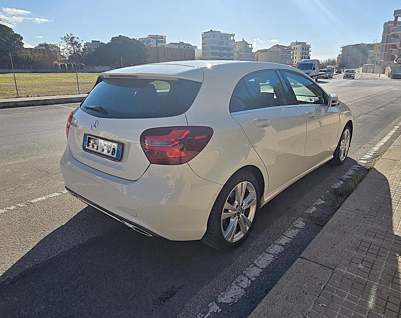 Mercedes-benz A 180 A 180 d Premium