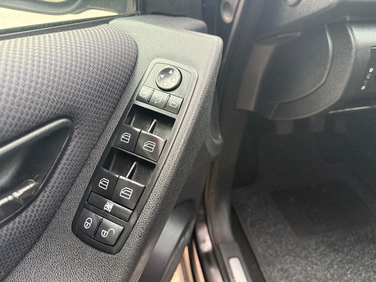 Mercedes-benz A 160 1.5 Benzina Neopatentati