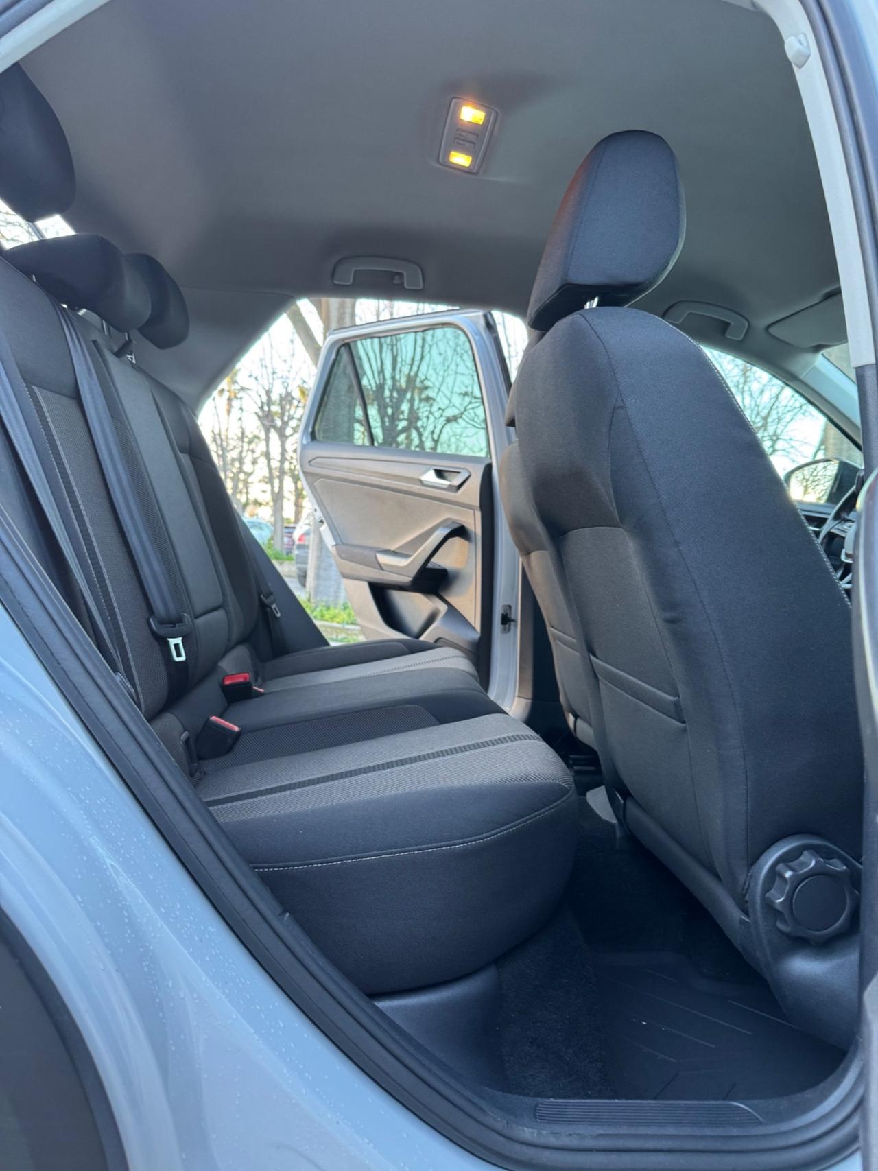 Volkswagen T-Roc 1.6 TDI SCR Business BlueMotion Technology