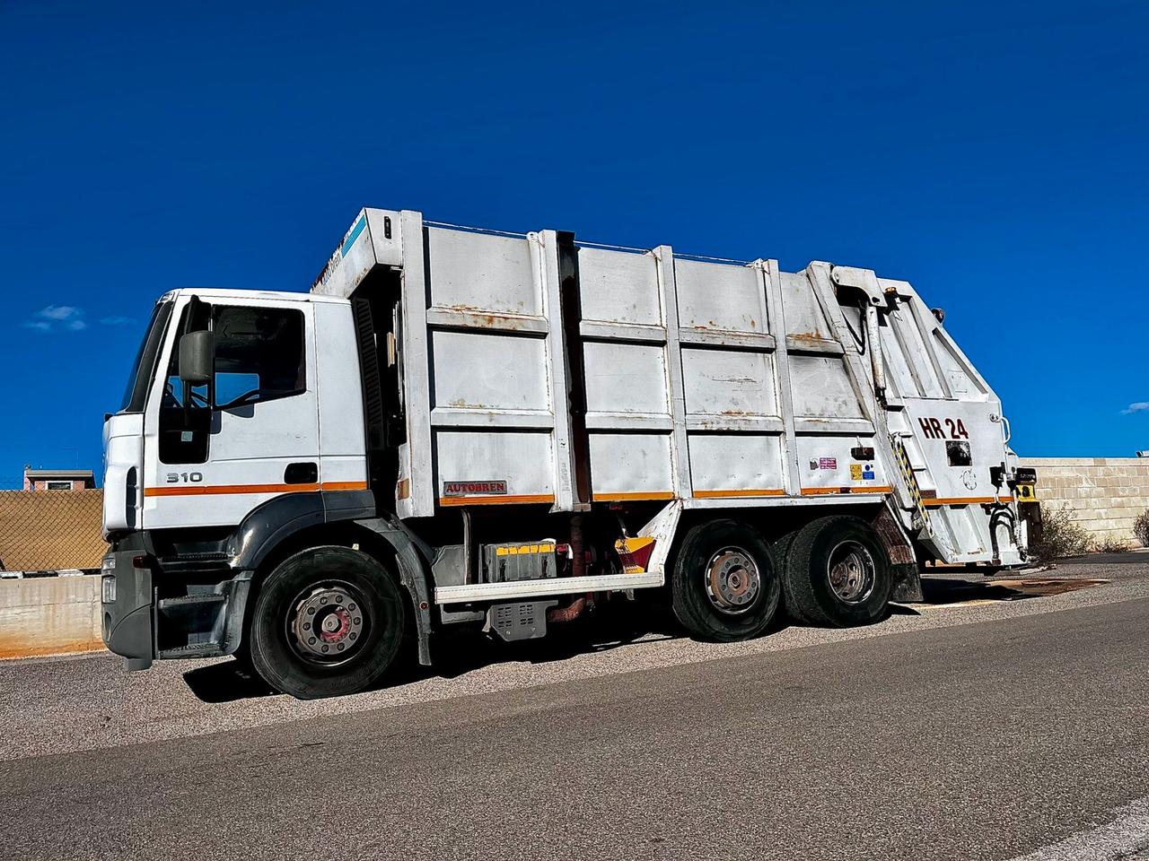 Iveco Stralis 310 3 assi compattatore 2004