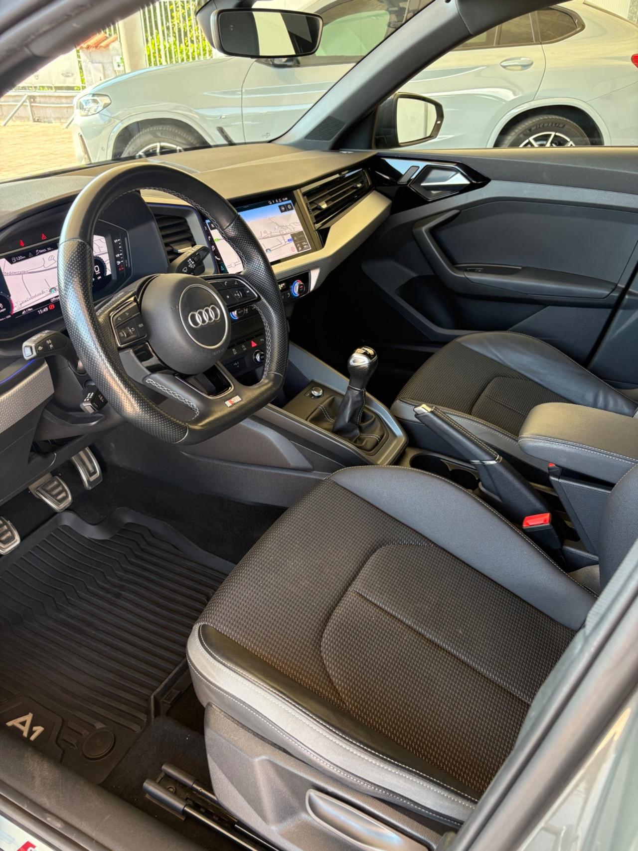Audi A1 allstreet 30 TFSI Identity Contrast