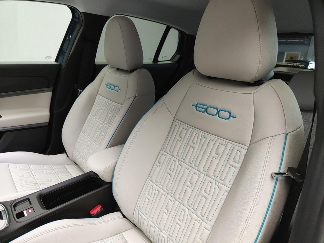 FIAT 600 IV 2023 1.2 MHEV 110CV DCT LA PRIMA