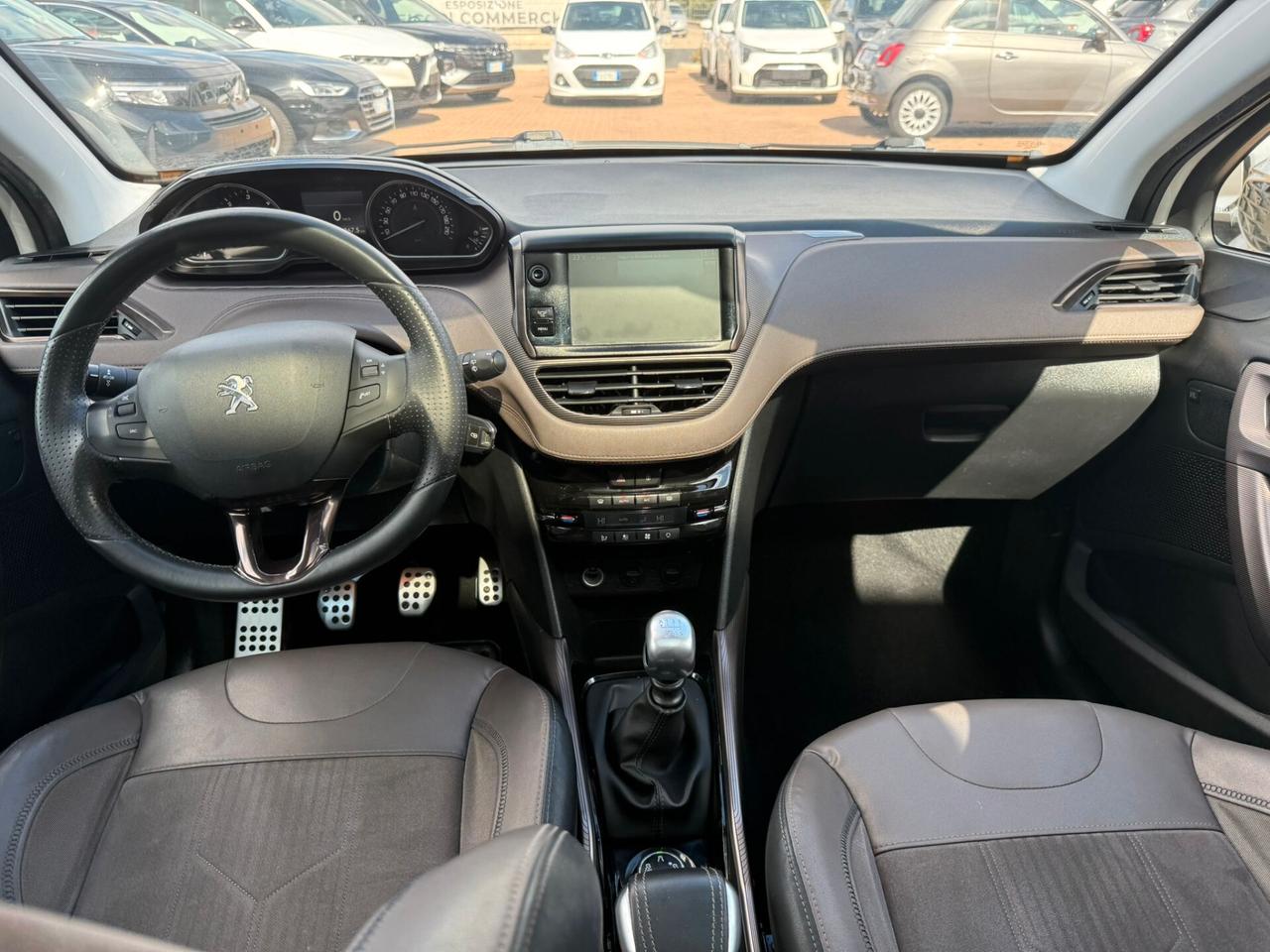 Peugeot 2008 1.6 e-HDi 115 CV Stop&Start Féline