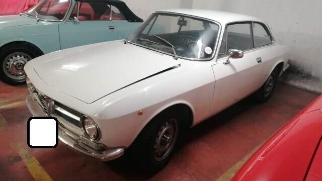 Alfa Romeo GT 1300 junior