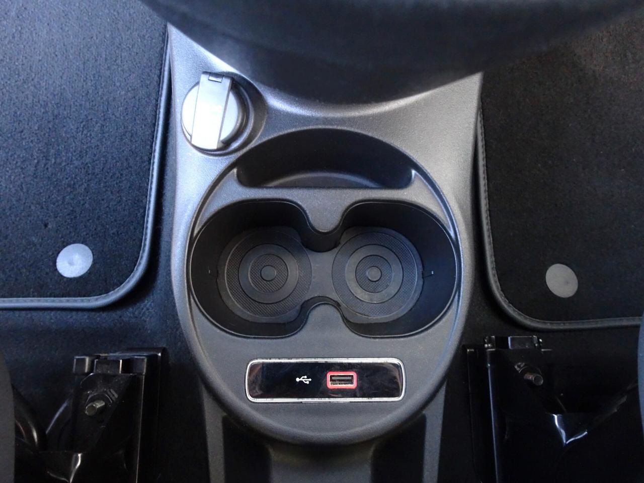 ABARTH 595 esseesse 70th 180CV AKRAPOVIC/CARPLAY