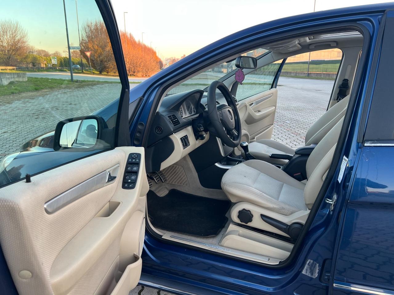 Mercedes-benz B 180 CDI BlueEFFICIENCY Premium