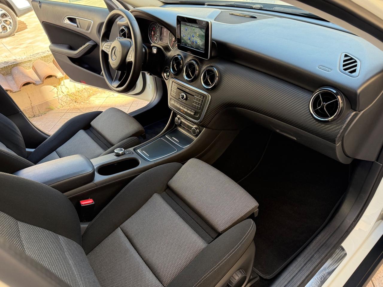 Mercedes-benz GLA 200 d Automatic Business