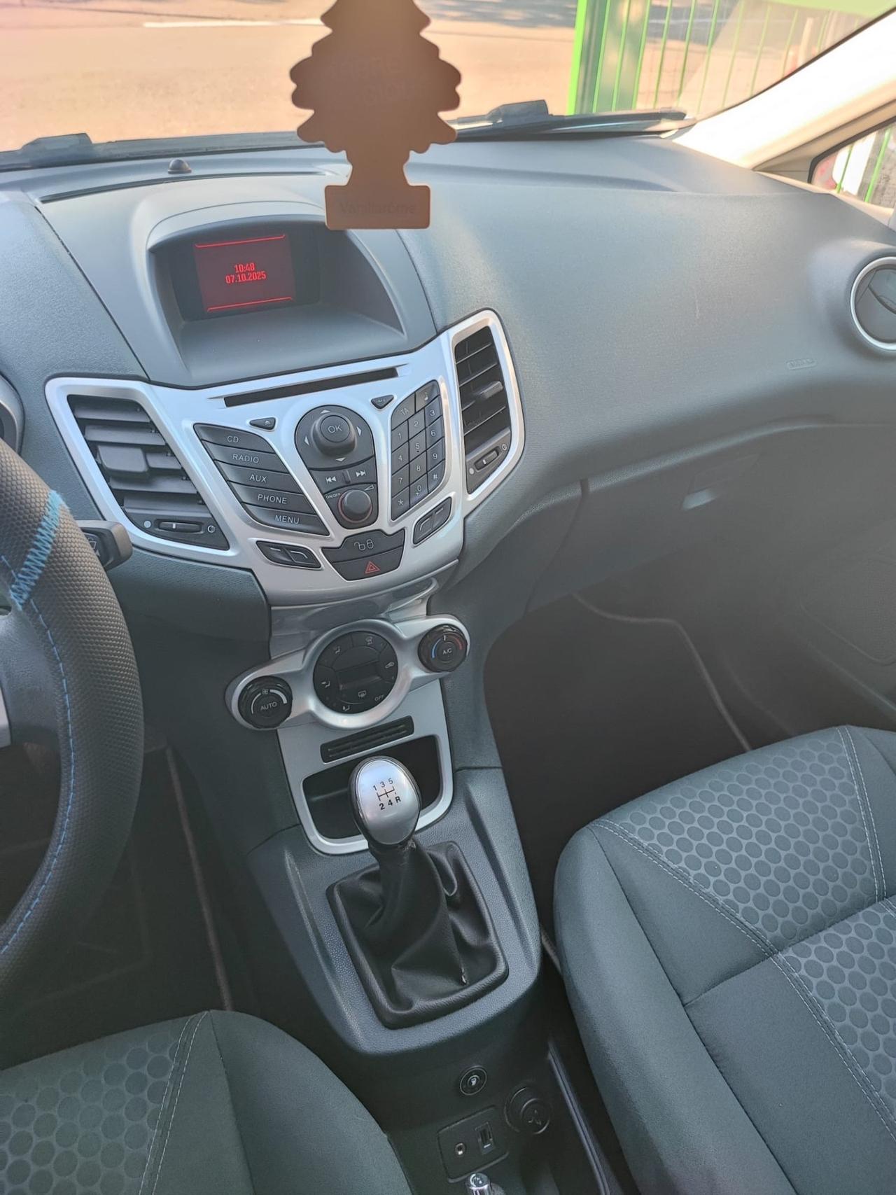 Ford Fiesta 1.4 5 porte Bz.- GPL Titanium